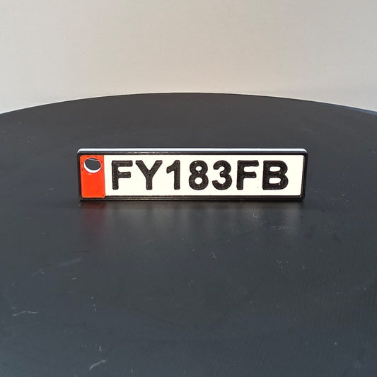 Portachiavi a forma di targa in PETG/PLA+